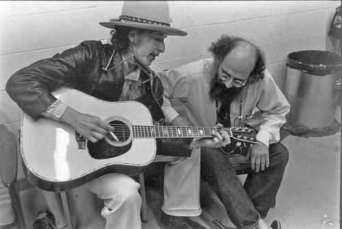 El legado musical y poético de Allen Ginsberg en su centenario