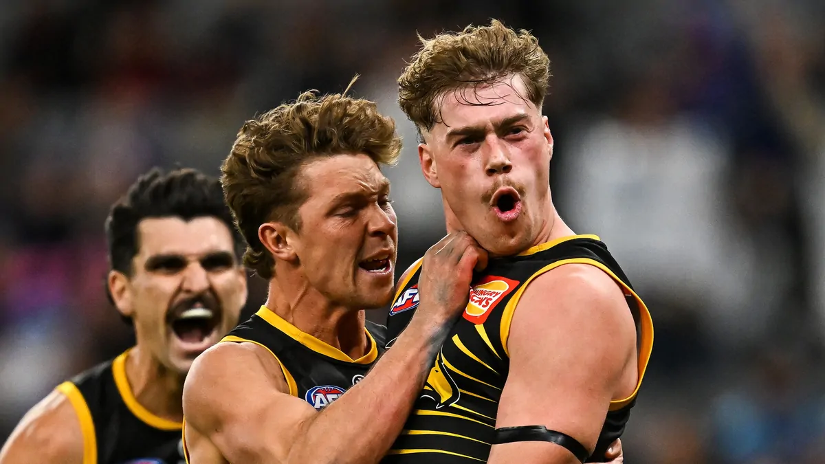West Coast Eagles secure convincing 30-point win over Essendon as rebuild shows progress