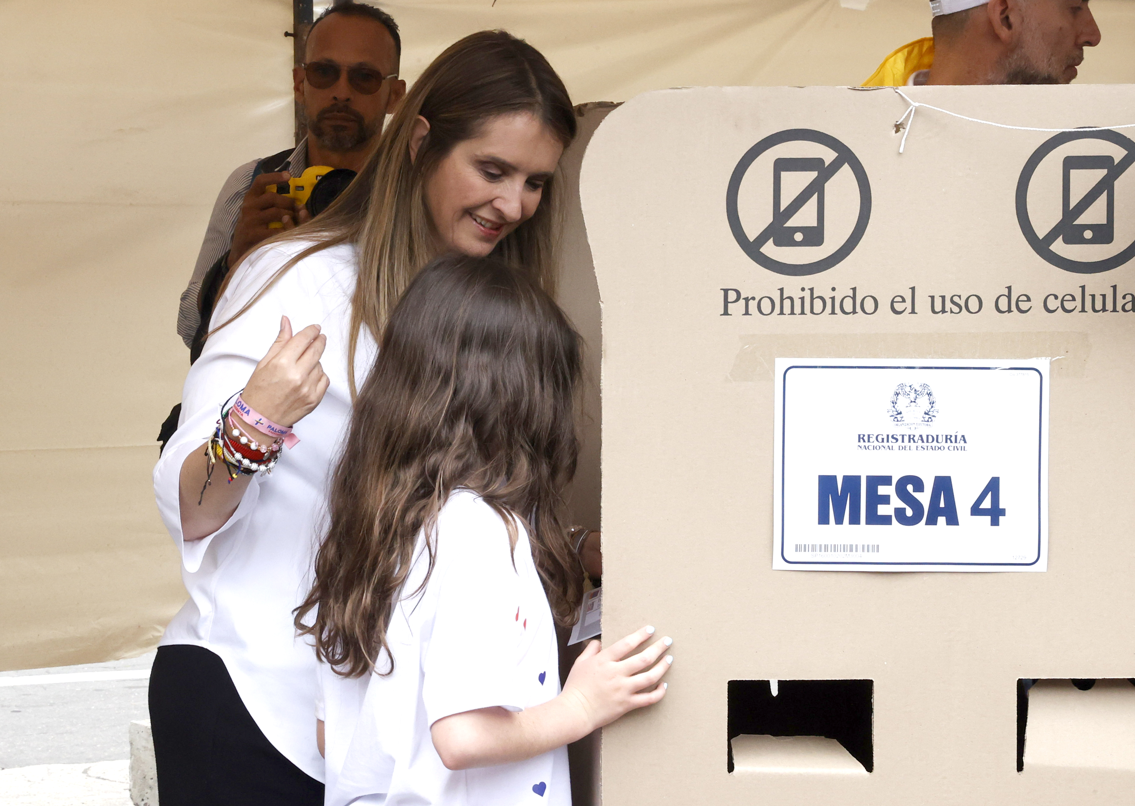 Colombia celebra elecciones presidenciales en medio de fuertes medidas de seguridad y alertas por riesgo en varias regiones