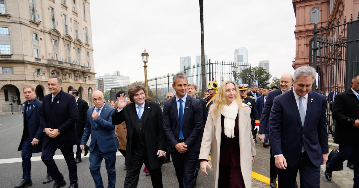 El Gobierno busca contener conflictos internos mientras respalda la continuidad de Adorni y enfrenta cuestionamientos políticos