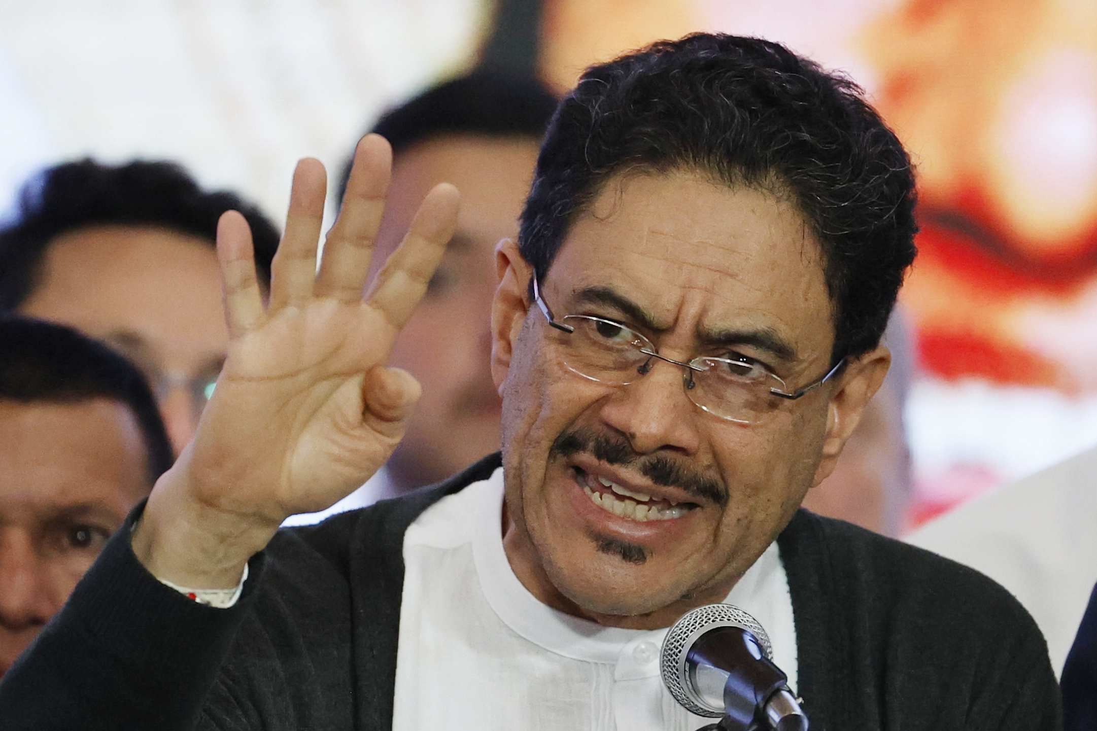 Iván Cepeda cuestiona resultados preliminares y pide revisar el proceso electoral en Colombia