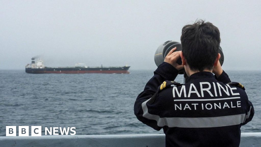 Francia intercepta un petrolero ruso de la flota fantasma con apoyo británico