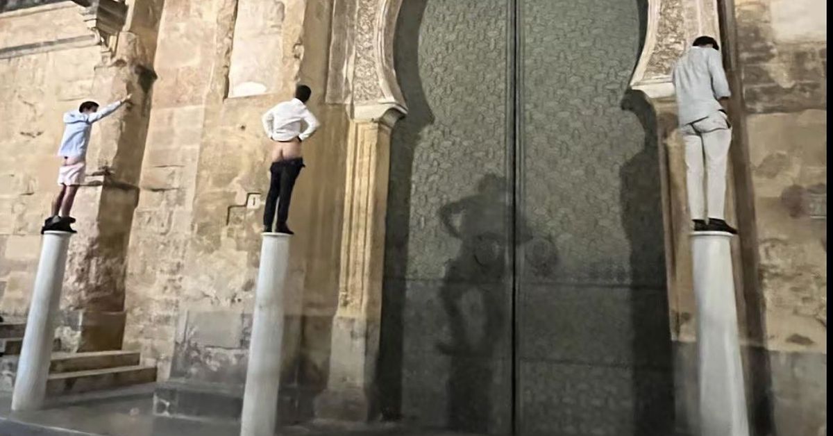Polémica en Córdoba por actos incívicos en la Mezquita-Catedral tras la Feria