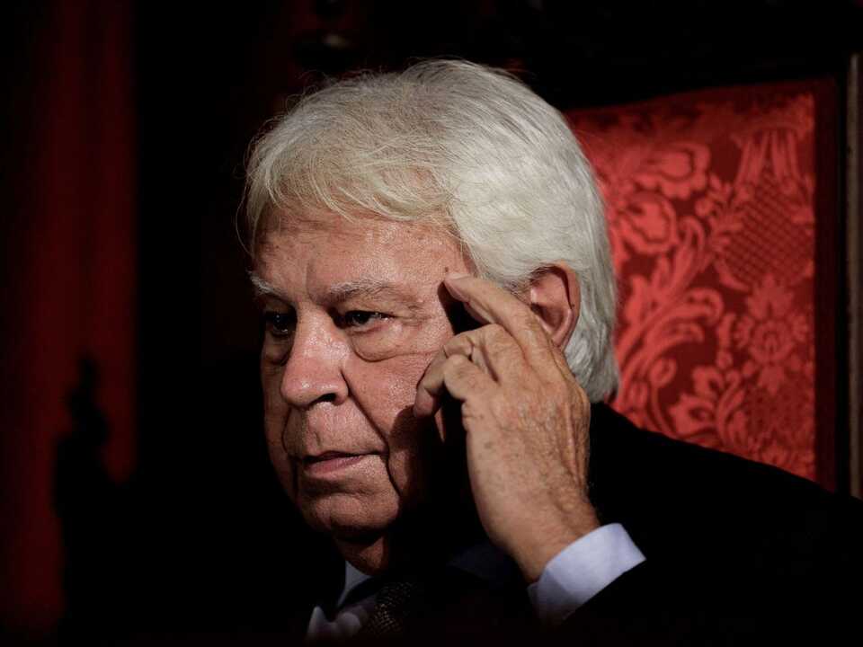 Crítica a la incoherencia de Felipe González en su discurso sobre la justicia y el Gobierno actual