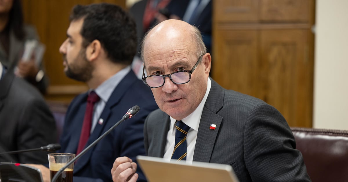 Tensión en el Senado por debate sobre reforma fiscal y crecimiento económico en la Comisión de Hacienda