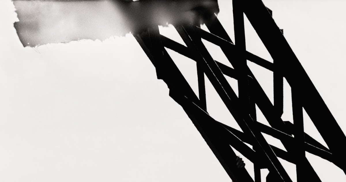 How Tina Turner and Peter Lindbergh Created the Iconic 1989 Eiffel Tower Photoshoot