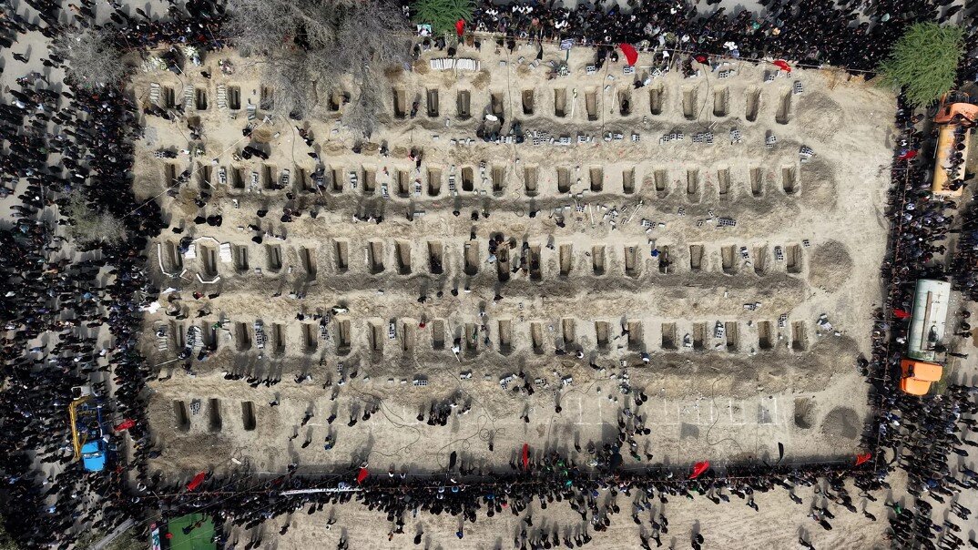 Un fotógrafo iraní gana el primer premio en los Golden Shot Photography Awards 2026 con una imagen sobre un funeral masivo en Minab