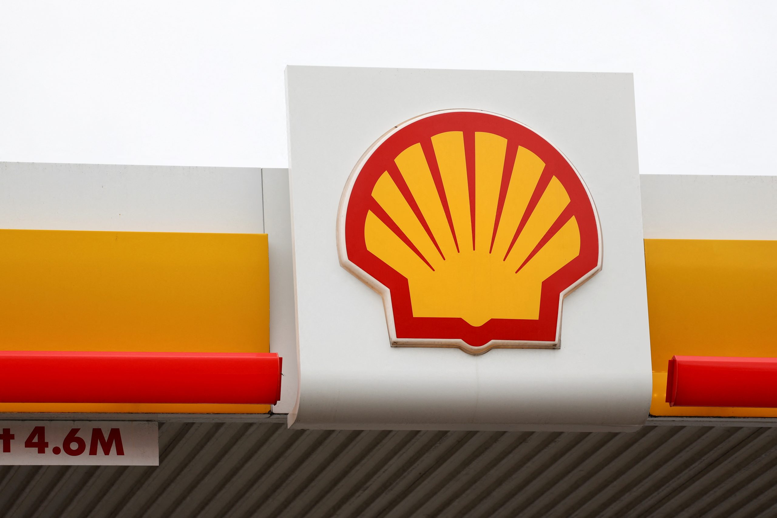 US-Iran conflict disrupts LNG supply chain while Shell projects long-term global demand growth