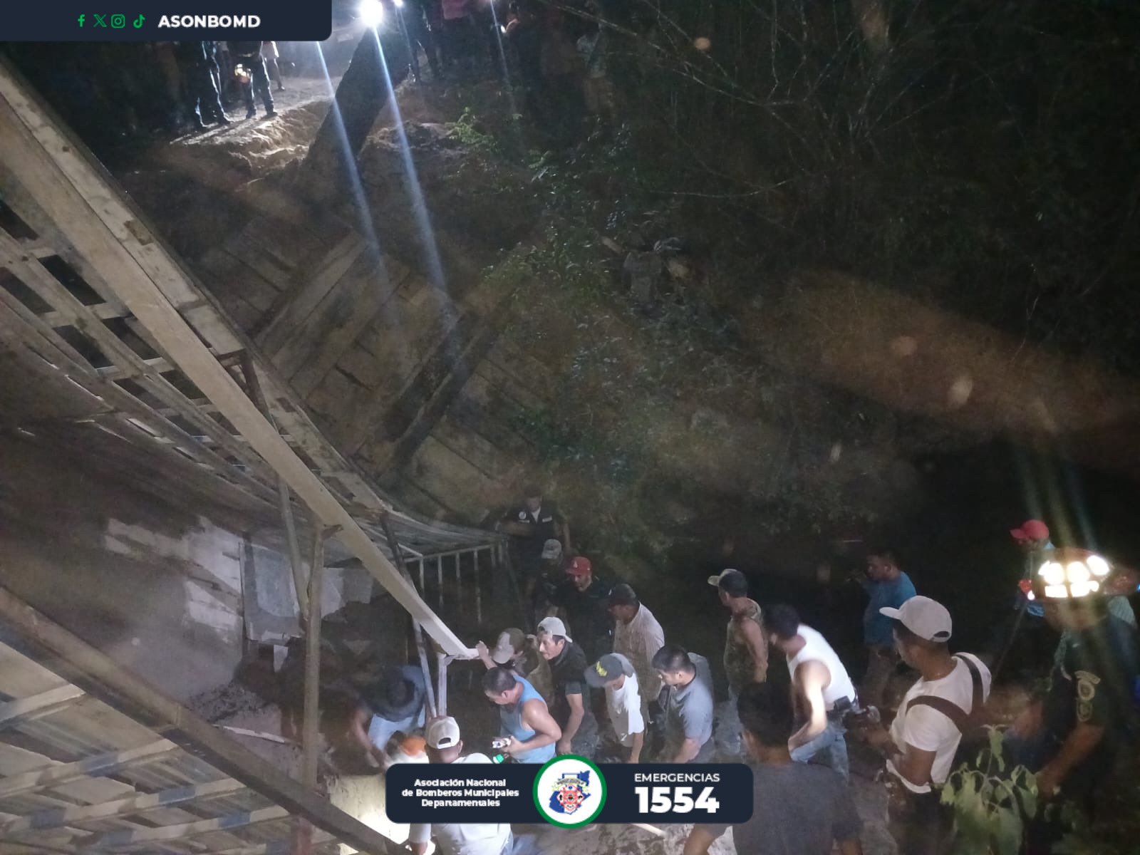 Colapso de puente de madera en Petén deja dos fallecidos, entre ellos una menor