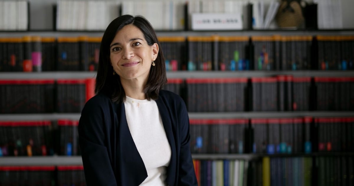 Sandra Ollo analiza el vínculo de Acantilado con Chile, la literatura y el impacto de la inteligencia artificial en la edición
