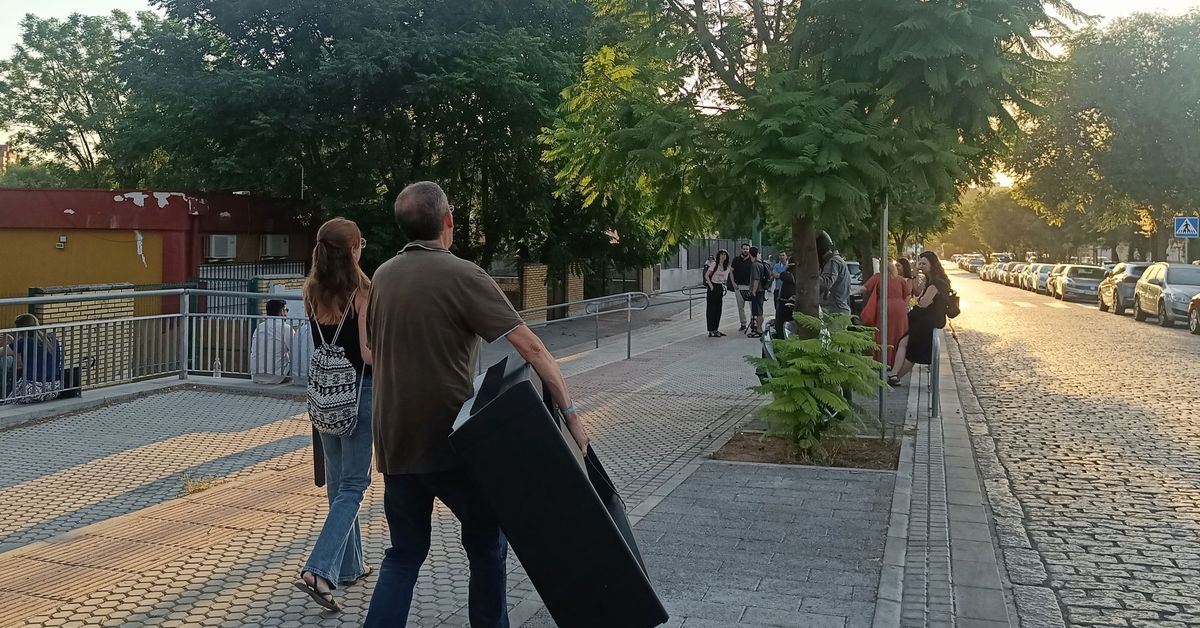 Polémica en las oposiciones de Música en Andalucía por la obligación de aportar el propio piano en el examen