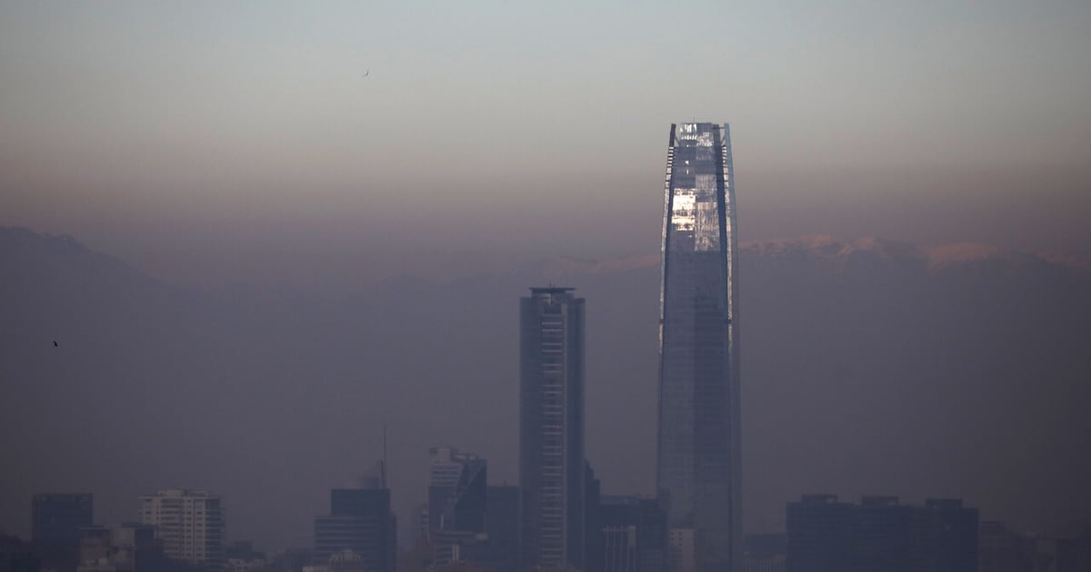 Alerta ambiental en la RM por condiciones de ventilación adversas y restricciones vehiculares