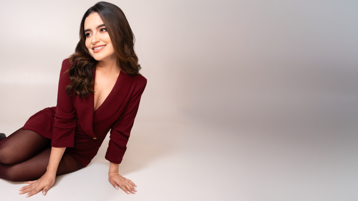 Cinthi Alvarado: Maquilladora Ecuatoriana que Lidera Academia y Representa al País en New York Fashion Week