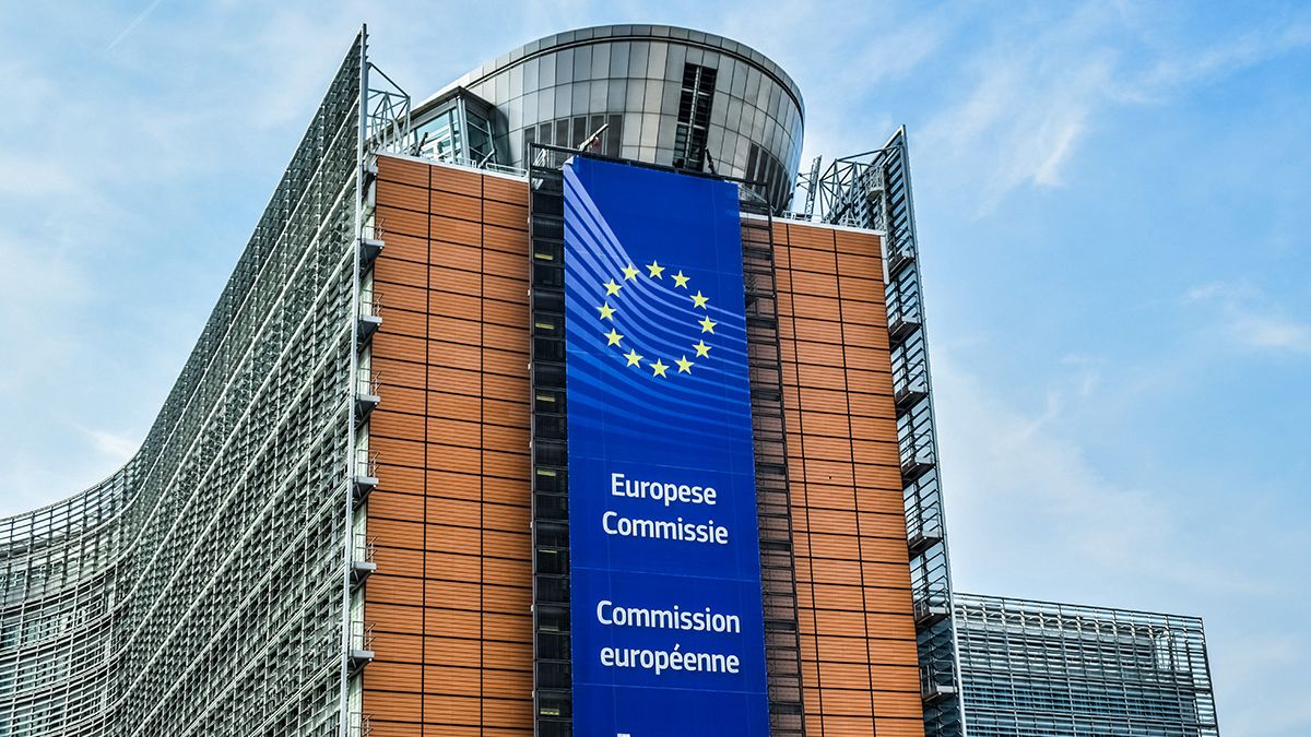 Bruselas propone renta básica universal ante el avance de la IA