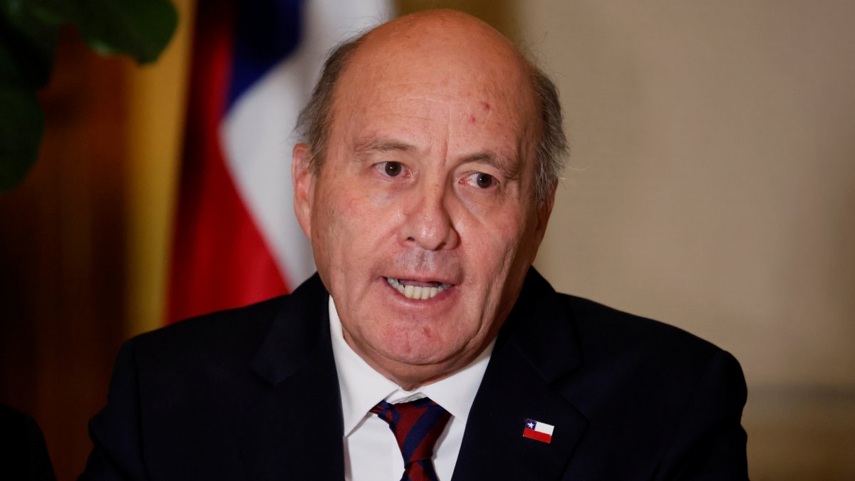 Ministro Quiroz confía en acuerdo con PPD sobre invariabilidad tributaria