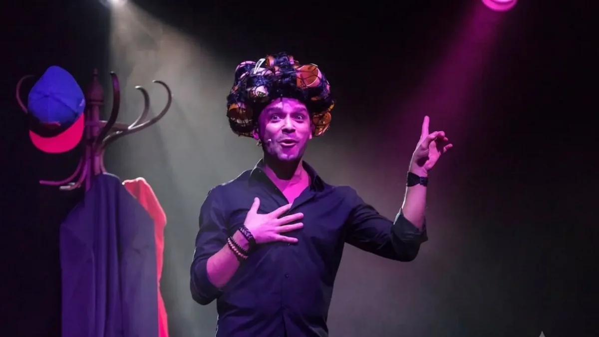 Julián Fontalvo presenta 'El Imitador' en Quito con más de 70 voces