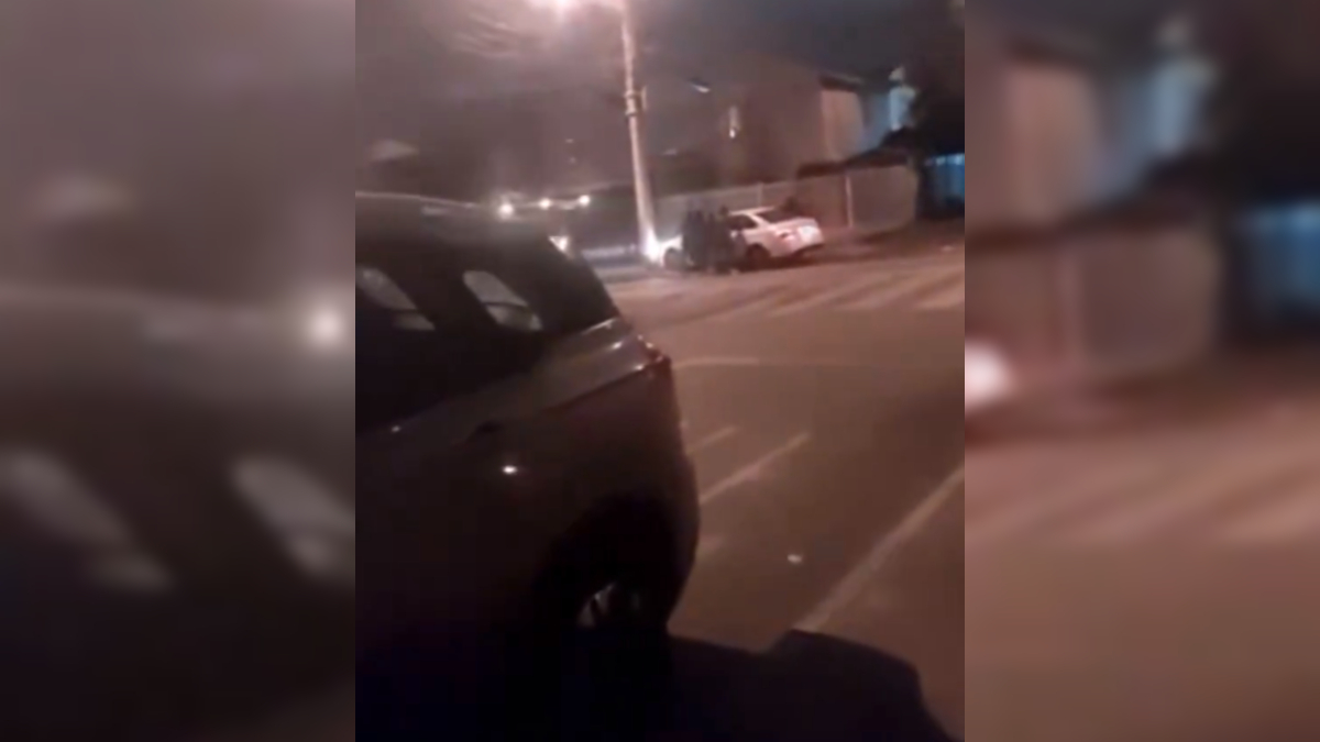 Atropello en Maipú: mujer herida tras intentar rescatar niño en robo