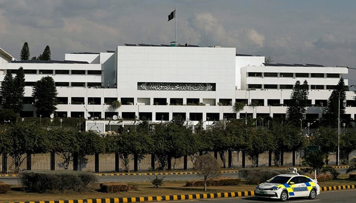 Senate Approves Blue Passports for Former Parliamentarians