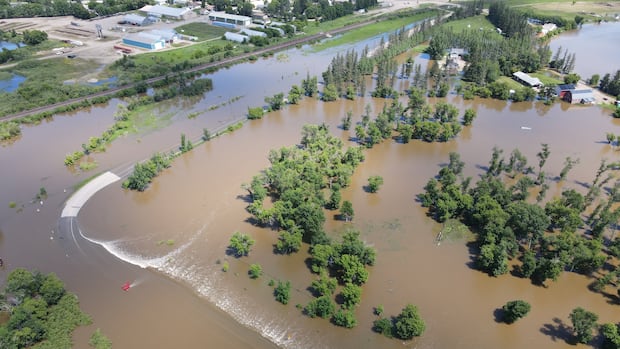 Manitoba Launches Flood Recovery Initiatives with $500 Cheques and Grant Programs
