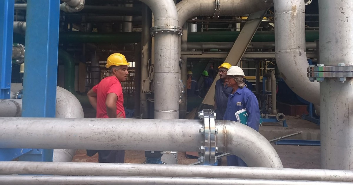 La Unión Eléctrica restablece la interconexión del SEN, aunque persisten los problemas de generación y los apagones en Cuba