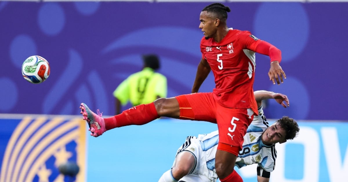 Controversia por expulsión de Suiza en partido contra Argentina