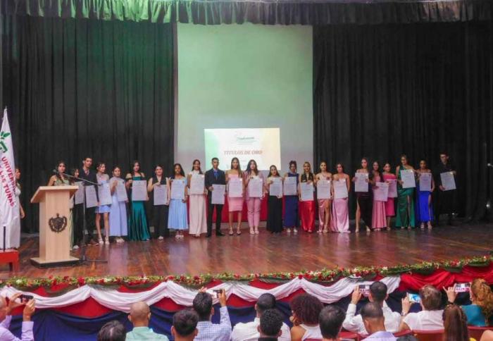 Graduación de 972 profesionales en Las Tunas