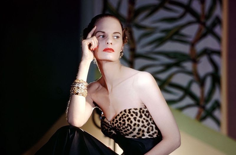 Dorothy Tivis: Pioneering Model and Feminist Trailblazer in Postwar Fashion