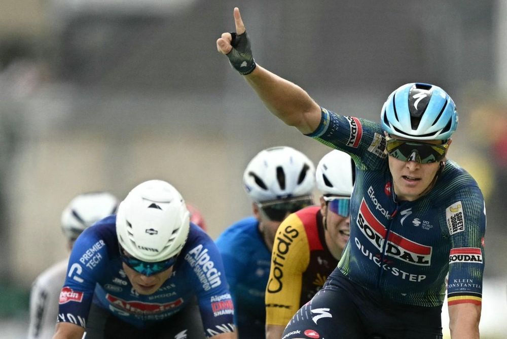 Belgian Cyclist Tim Merlier Secures Third Stage Victory at Tour de France