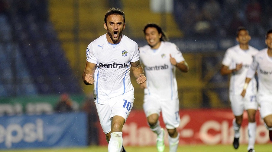 José Manuel Contreras cierra su carrera con un partido de despedida en el estadio Cementos Progreso