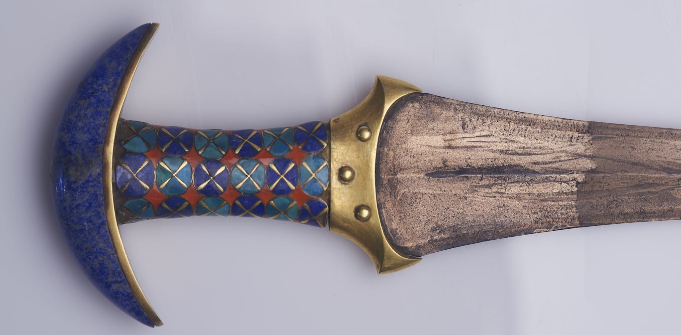 Ancient Egyptian royal women's skeletal evidence suggests weapon use in daily life