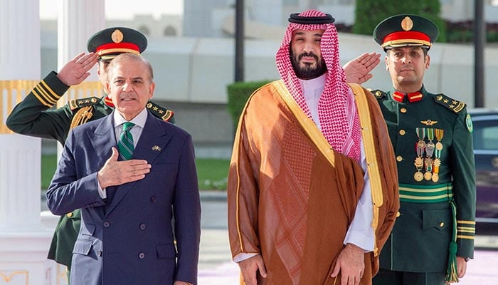 Pakistan warns Iran against Houthi attacks on Saudi Arabia