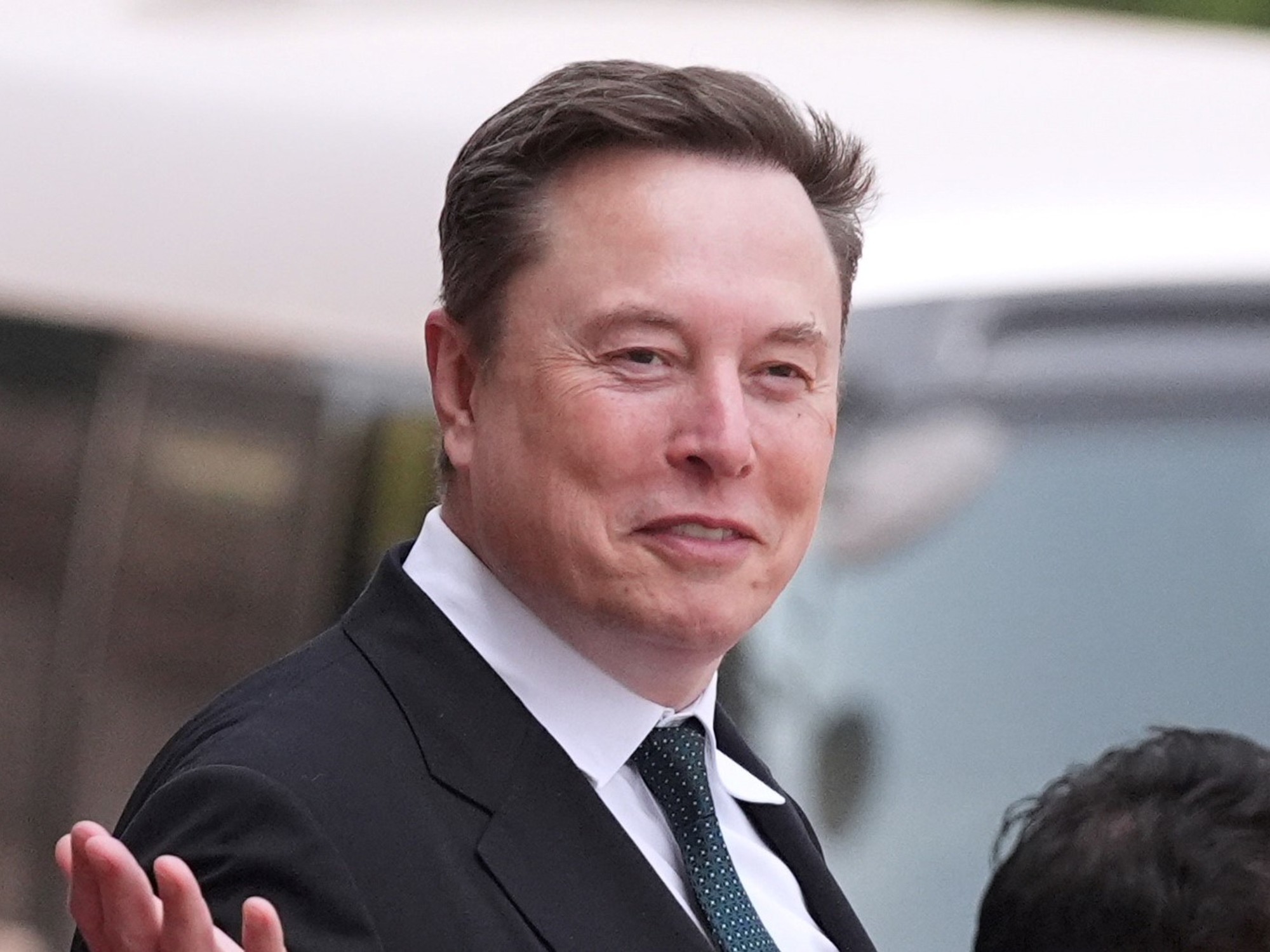 Elon Musk acuerda cambios tras presión europea para cumplir normas de transparencia