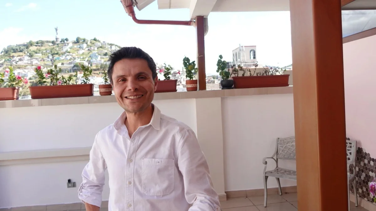 Wilson Merino propone eliminar cargos políticos para mejorar gestión en Quito
