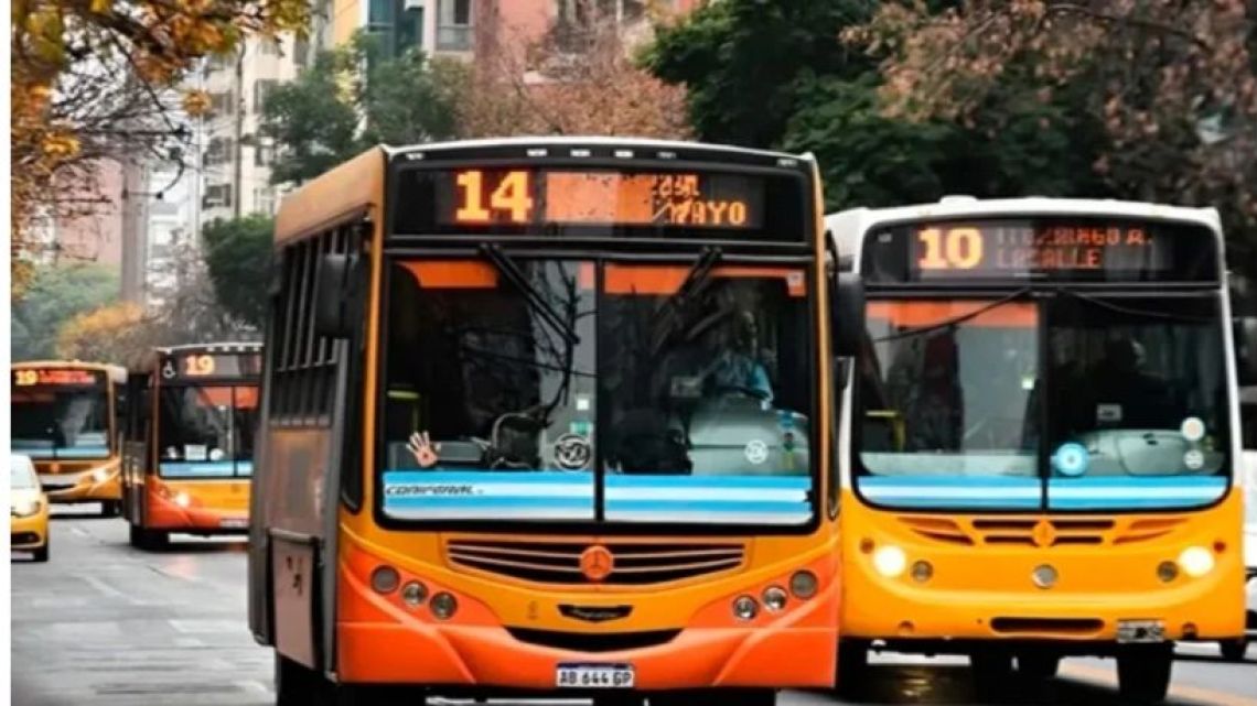 Cuestionan el aumento del 25% del boleto de colectivo en Córdoba y reclaman una reforma del sistema de transporte