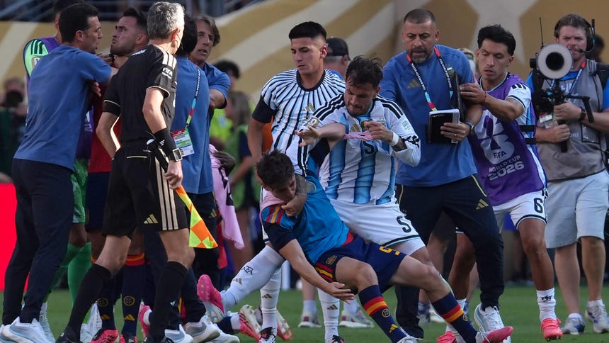 FIFA investiga altercados de jugadores argentinos tras final del Mundial 2026