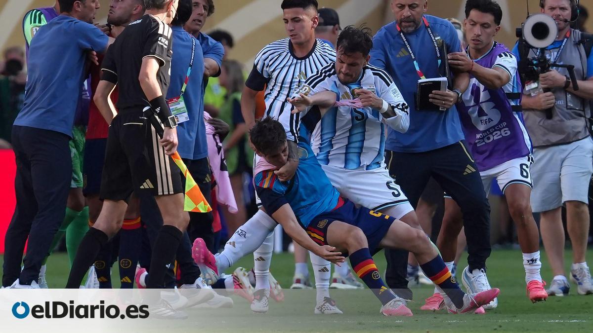 La FIFA investiga los incidentes protagonizados por miembros de la selección argentina tras la final del Mundial ante España