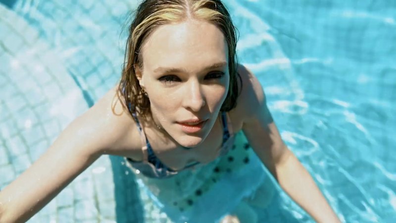 Holly Hebe Releases Music Video for 'Swimsuit'
