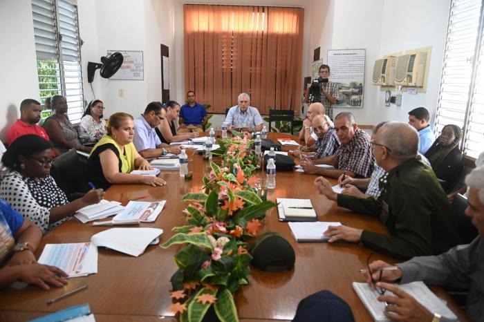 Presidente Díaz-Canel inspecciona municipios en La Habana