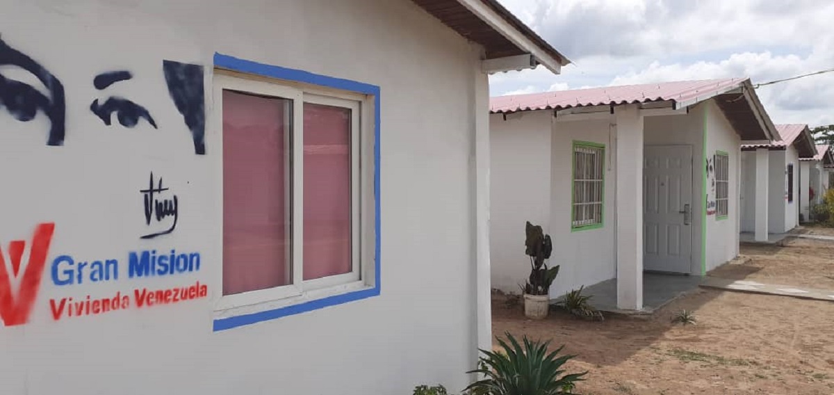 Exministro confiesa falta de estudios geotécnicos en Misión Vivienda