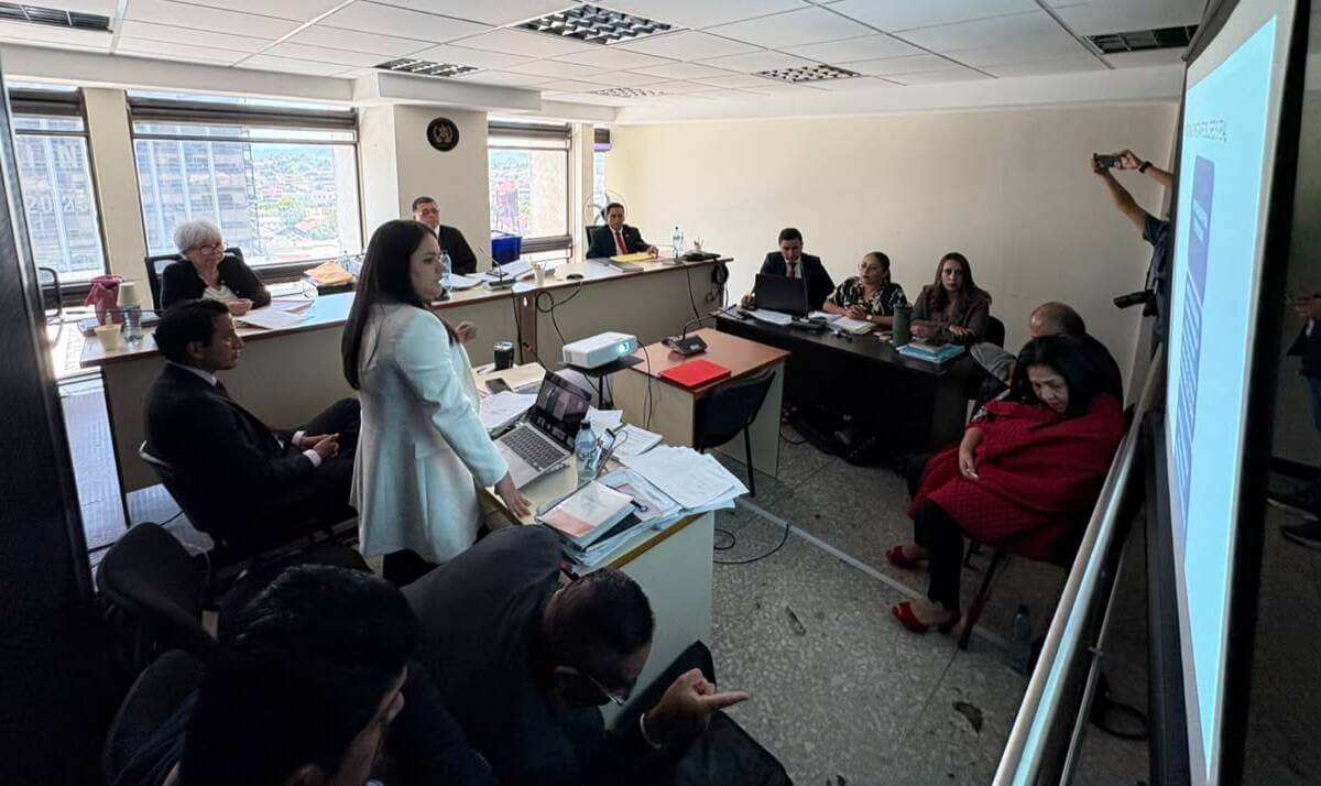 Defensa de exdiputados solicita absolución en caso de asalto al Ministerio de Salud