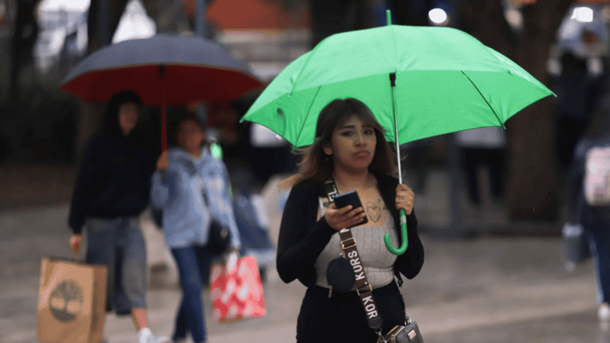 Prevalecen lluvias intensas en México por ciclón, onda tropical y monzón