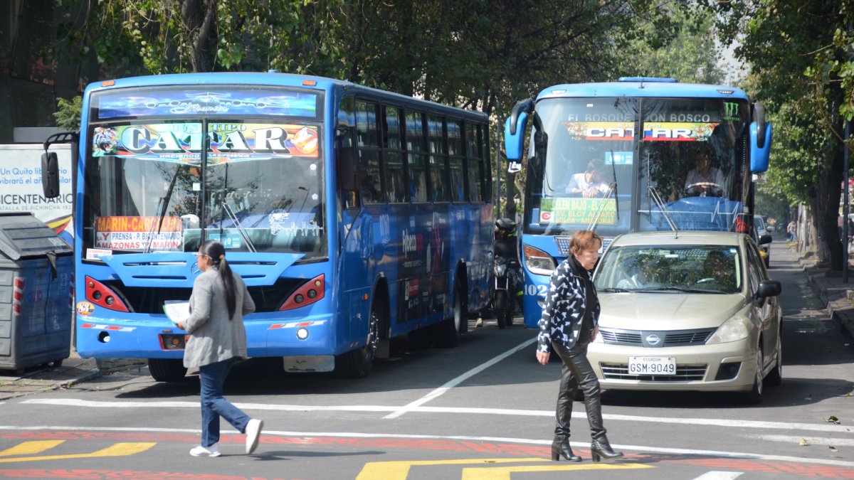Quito's Bus Fare Increase Debate Stalls