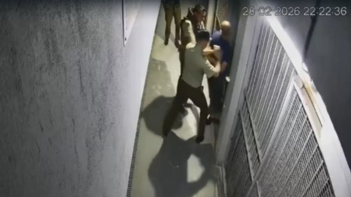Dos carabineros formalizados por lesionar a detenido y falsificar informe policial