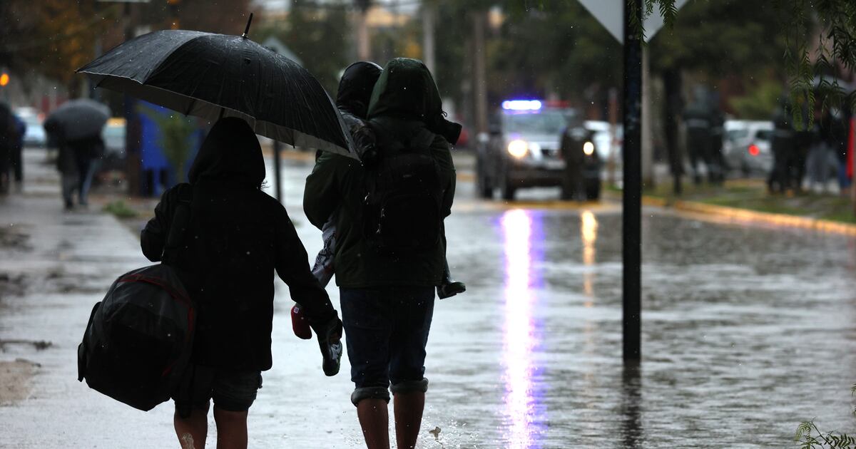 Aviso marítimo por condiciones climáticas extremas en zonas costeras de Valparaíso y Maule
