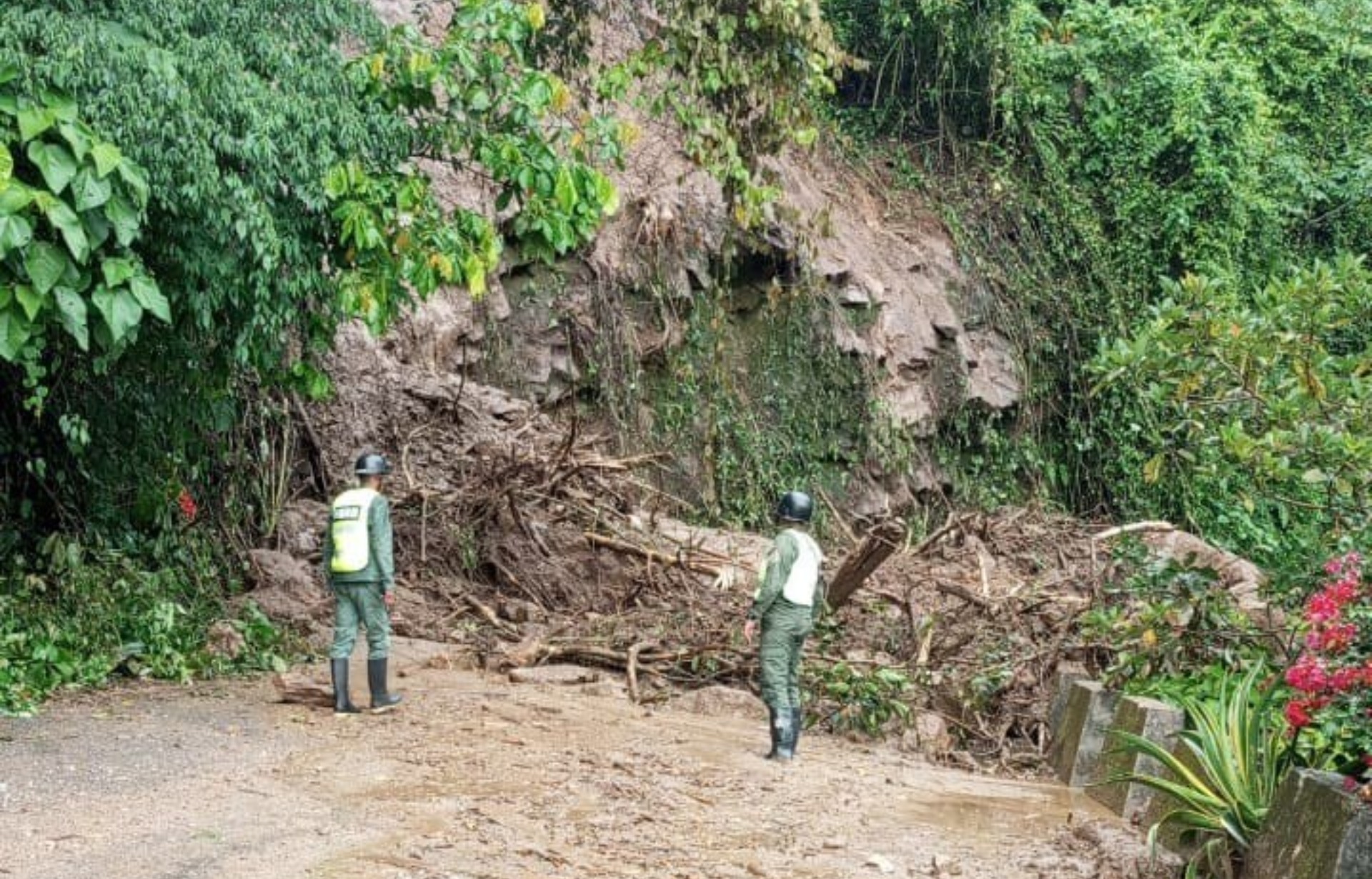 Landslide Blocks Road Between Barinas and Mérida