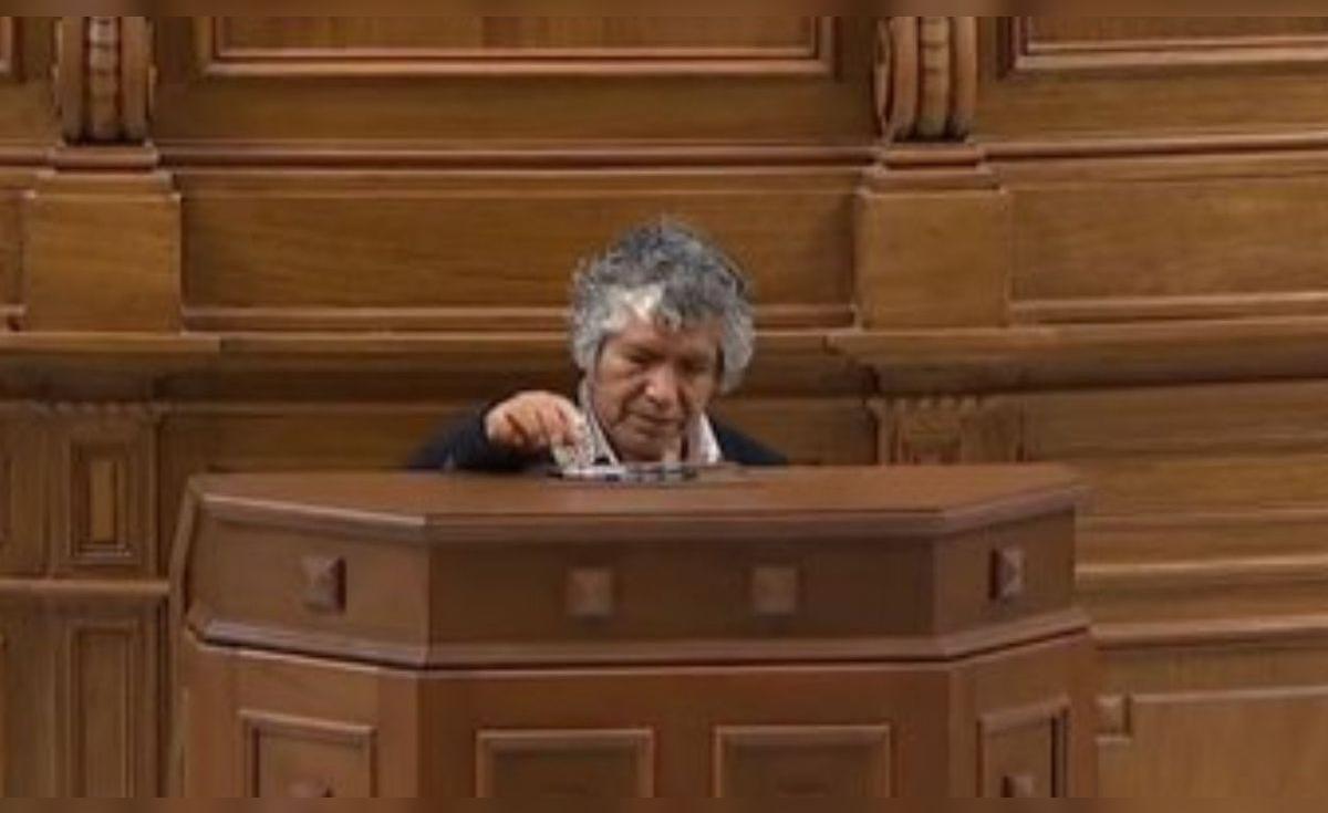 Senador Luján no mostró su voto en elección de Mesa Directiva del Senado