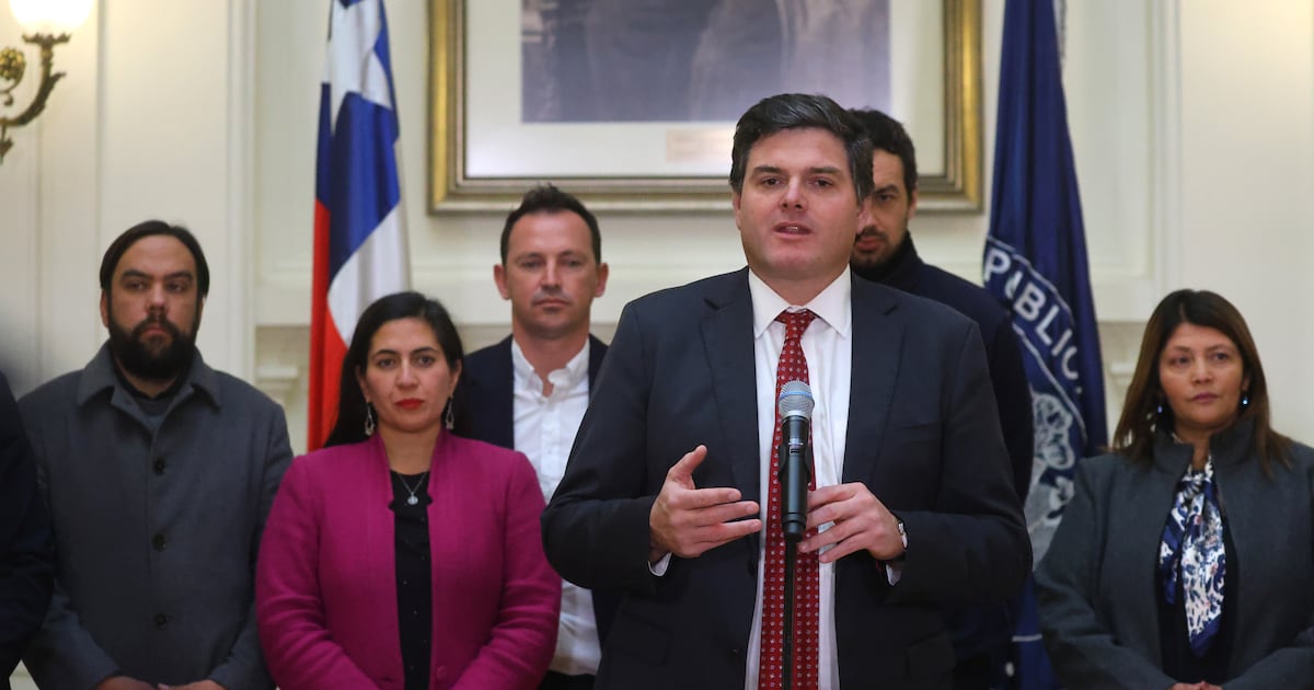 Tensión política en Chile por la reforma tributaria y conflictos entre alcaldes