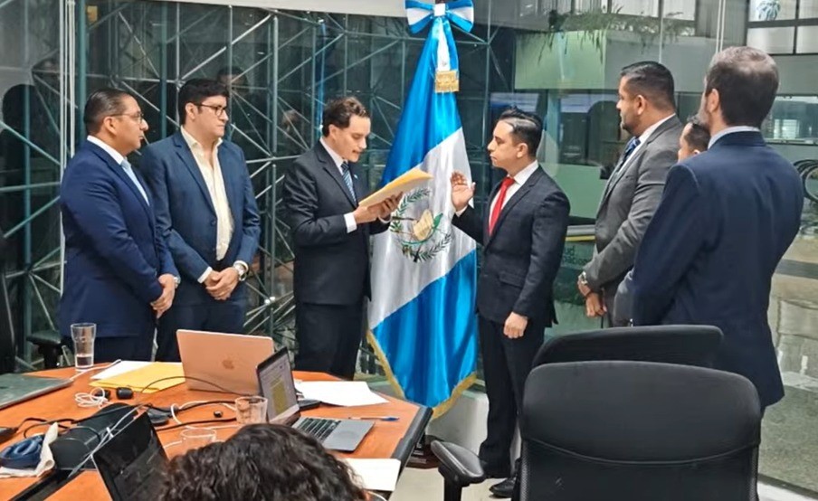 Resignación del superintendente de Competencia y nombramiento de sustituto