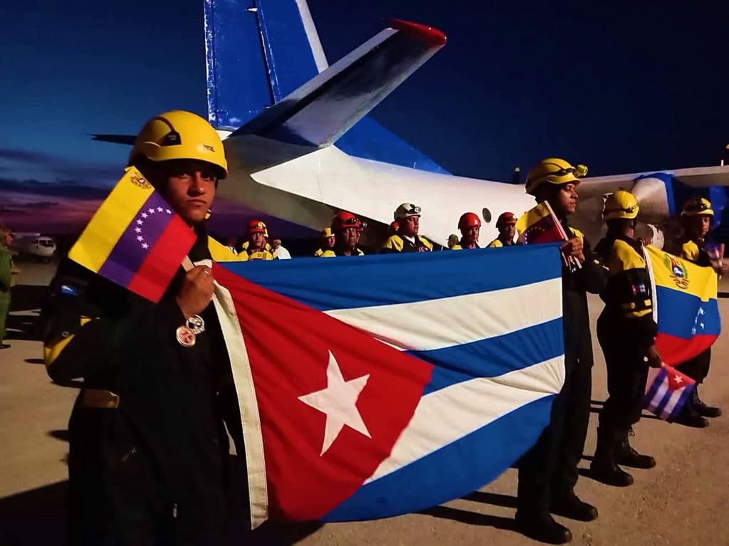 Equipo cubano de rescate y médicos regresa a Cuba tras ayudar en Venezuela tras terremotos