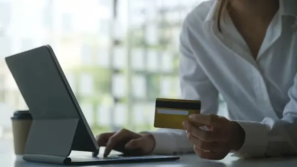 Benefits of Having an E-Commerce License in the UAE